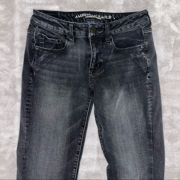 Black American Eagle Super Stretch Skinny Mid-Rise Jeans - Picture 2 of 5